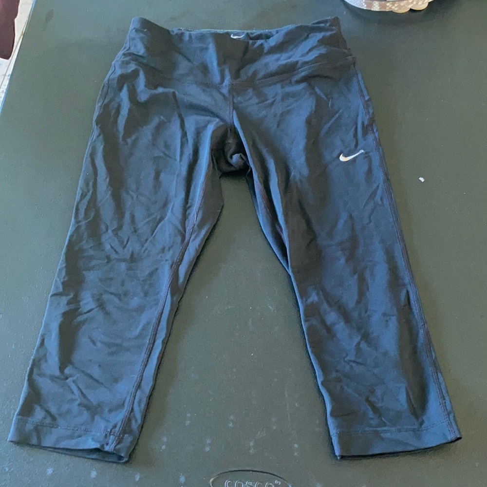 Nike dri-fit black crop leggings